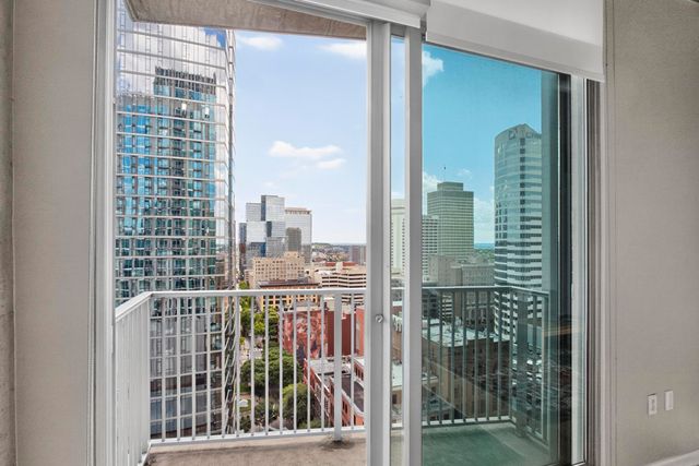 415 Church St Apt 1702, Nashville, TN 37219