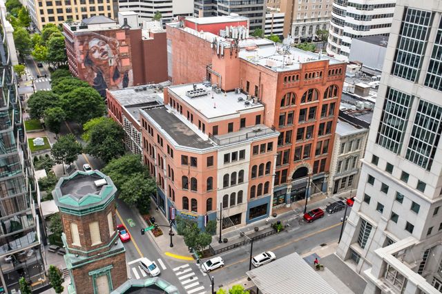 415 Church St Apt 1702, Nashville, TN 37219