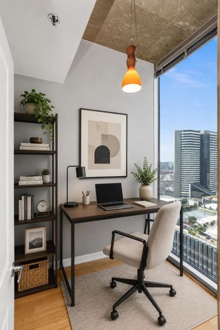 415 Church St Apt 1702, Nashville, TN 37219