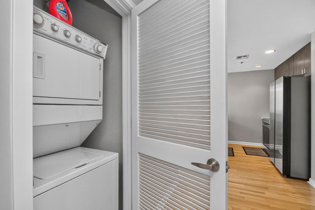 415 Church St Apt 1702, Nashville, TN 37219