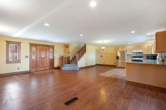 1791 Chapman Lake Drive, Warsaw, IN 46582