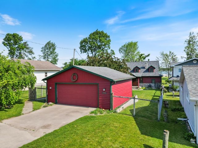 1791 Chapman Lake Drive, Warsaw, IN 46582