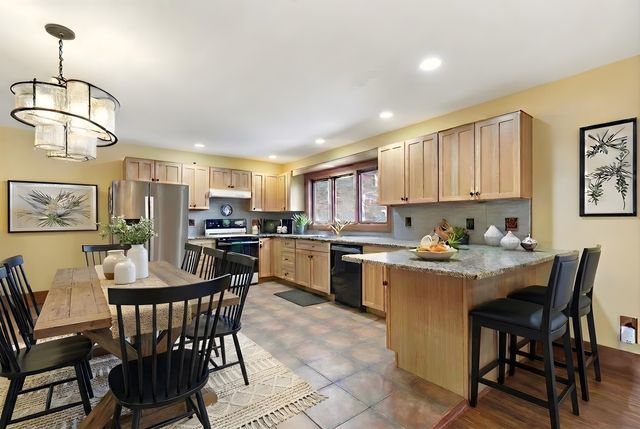 1791 Chapman Lake Drive, Warsaw, IN 46582