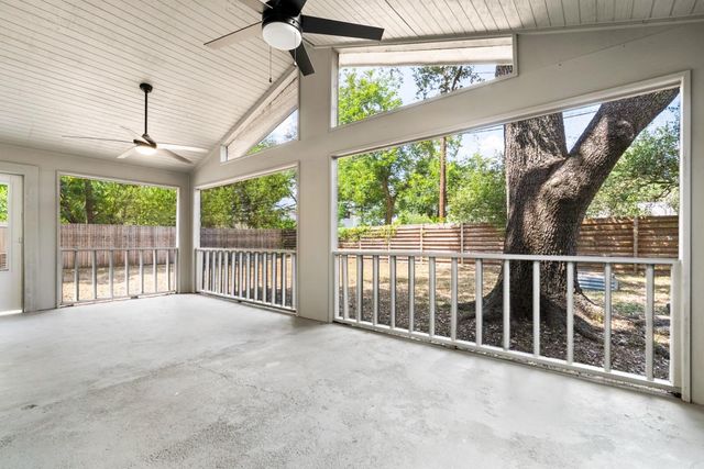 2600 Rogge LN, Austin, TX 78723