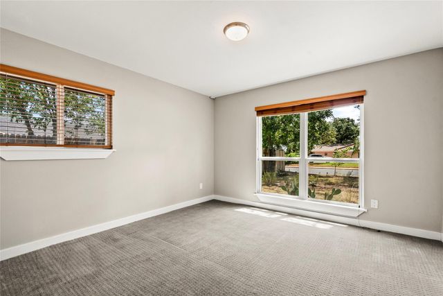 2600 Rogge LN, Austin, TX 78723
