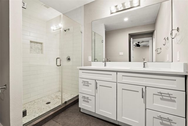 2600 Rogge LN, Austin, TX 78723