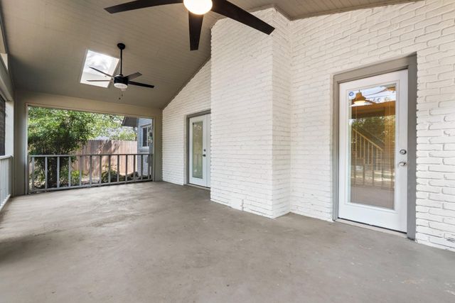 2600 Rogge LN, Austin, TX 78723