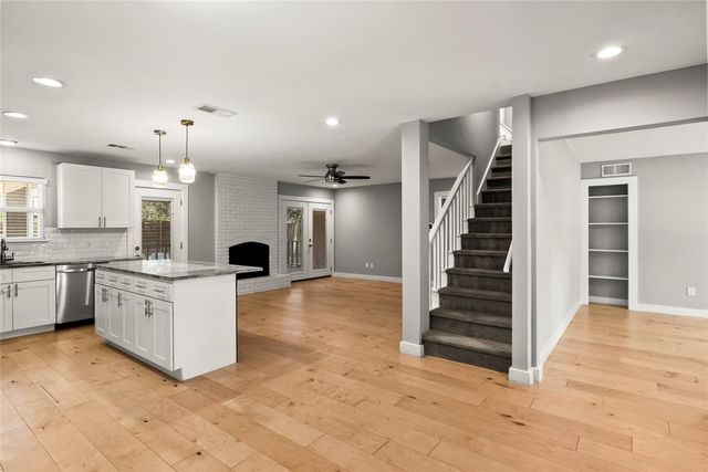 2600 Rogge LN, Austin, TX 78723