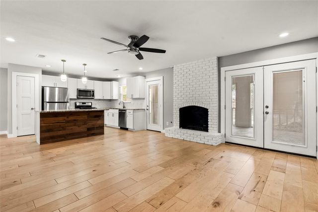 2600 Rogge LN, Austin, TX 78723