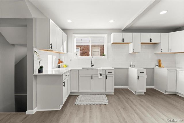 18287 Santa Rosa Drive, Detroit, MI 48221