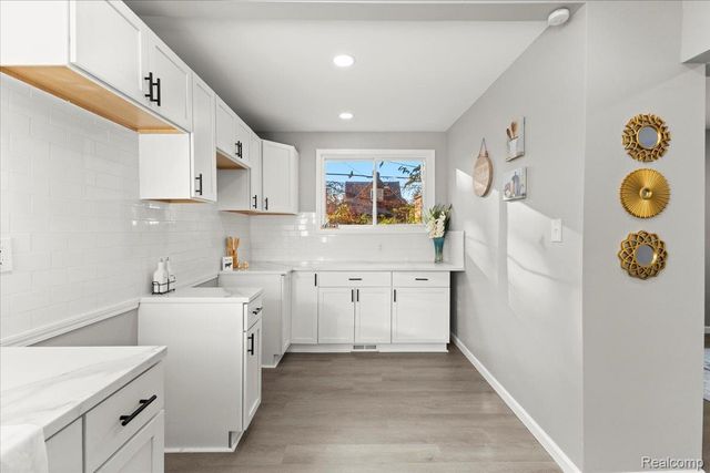 18287 Santa Rosa Drive, Detroit, MI 48221