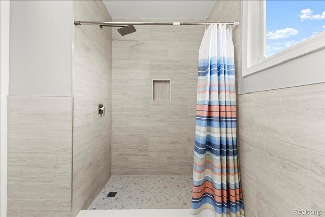 18287 Santa Rosa Drive, Detroit, MI 48221