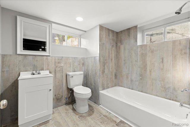 18287 Santa Rosa Drive, Detroit, MI 48221