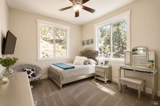 17535 Meadow View Dr, Hidden Valley Lake, CA 95467