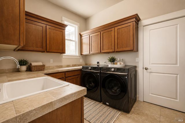 17535 Meadow View Dr, Hidden Valley Lake, CA 95467