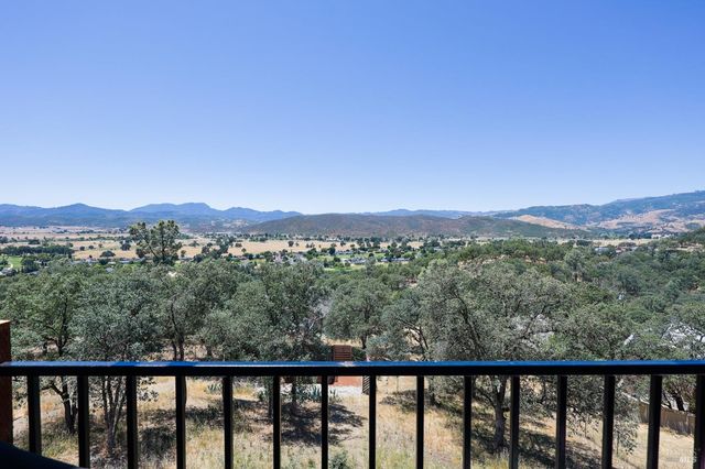 17535 Meadow View Dr, Hidden Valley Lake, CA 95467