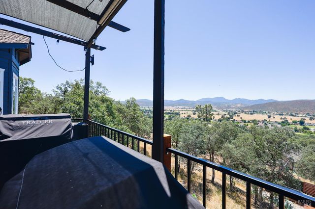 17535 Meadow View Dr, Hidden Valley Lake, CA 95467