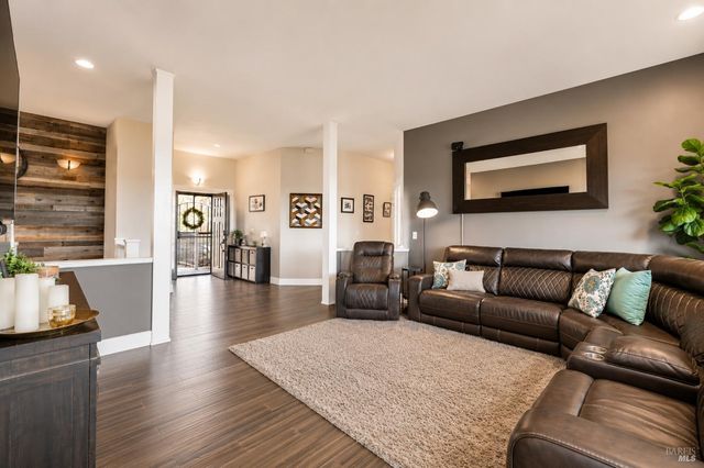 17535 Meadow View Dr, Hidden Valley Lake, CA 95467