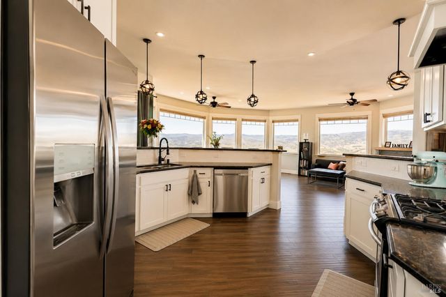 17535 Meadow View Dr, Hidden Valley Lake, CA 95467