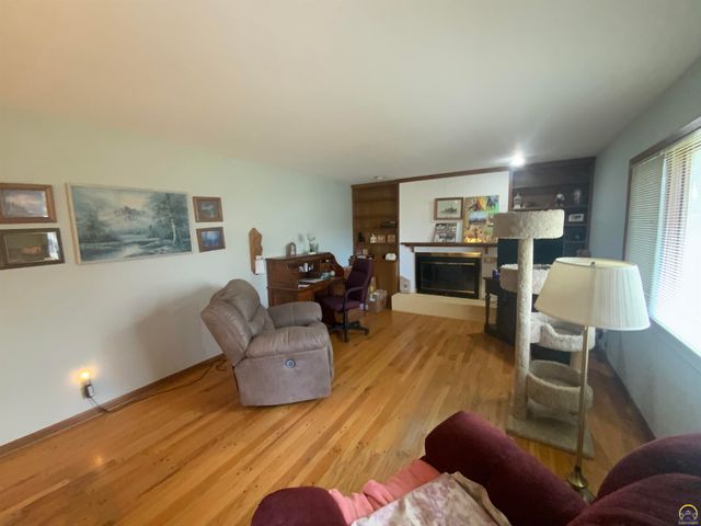 2869 SW Jewell AVE, Topeka, KS 66611