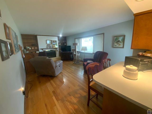 2869 SW Jewell AVE, Topeka, KS 66611