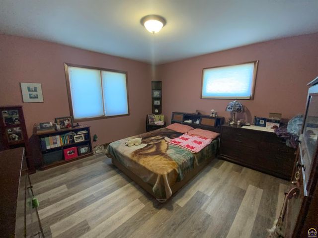 2869 SW Jewell AVE, Topeka, KS 66611