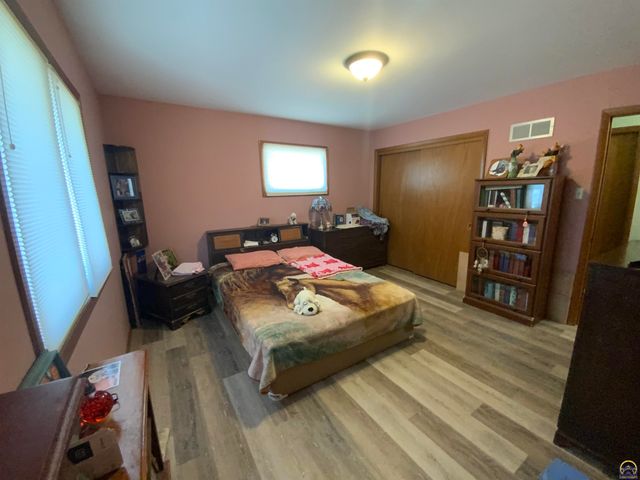 2869 SW Jewell AVE, Topeka, KS 66611