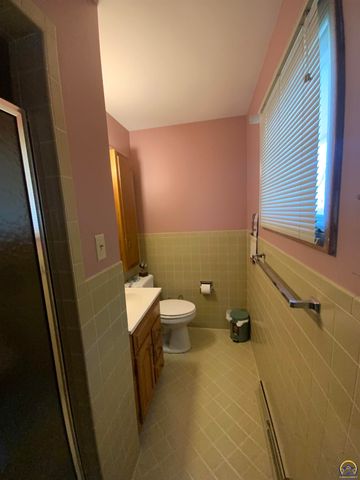 2869 SW Jewell AVE, Topeka, KS 66611