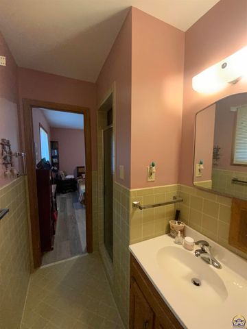 2869 SW Jewell AVE, Topeka, KS 66611