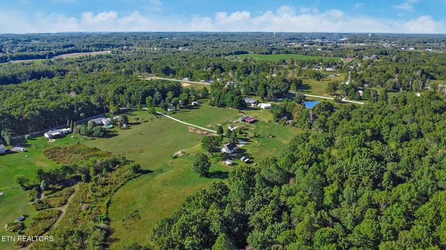 993 Model Farm Rd, Jamestown, TN 38556