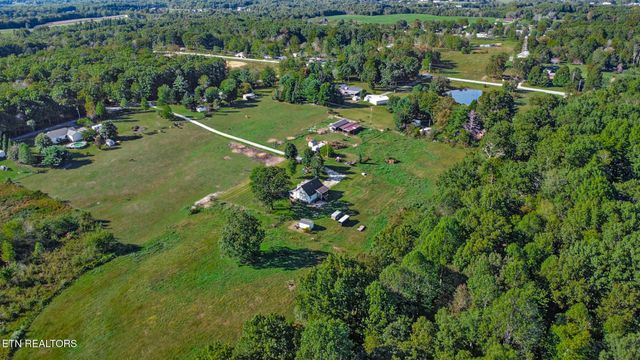 993 Model Farm Rd, Jamestown, TN 38556