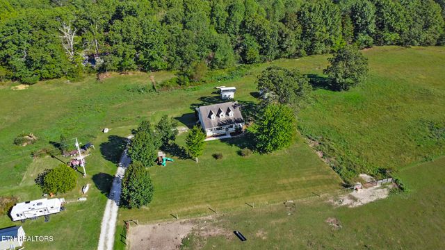 993 Model Farm Rd, Jamestown, TN 38556