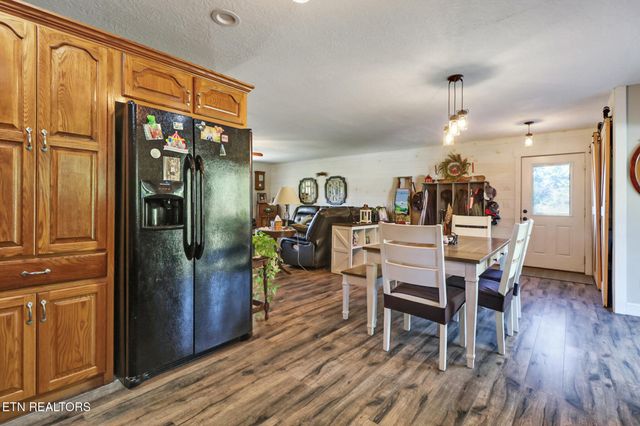 993 Model Farm Rd, Jamestown, TN 38556