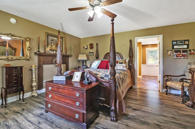 993 Model Farm Rd, Jamestown, TN 38556