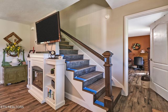 993 Model Farm Rd, Jamestown, TN 38556