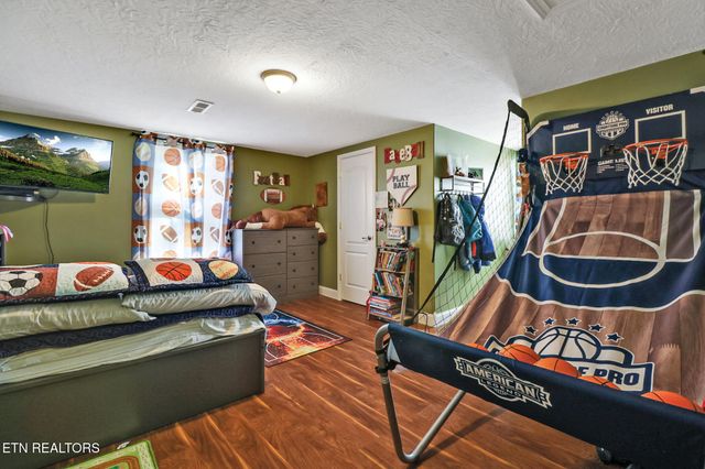 993 Model Farm Rd, Jamestown, TN 38556