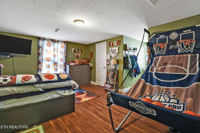 993 Model Farm Rd, Jamestown, TN 38556