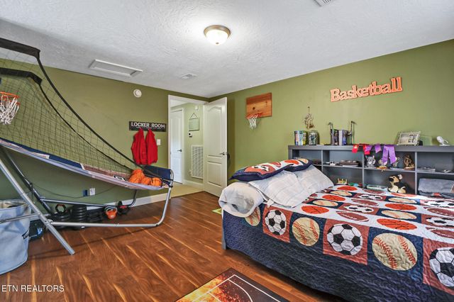 993 Model Farm Rd, Jamestown, TN 38556