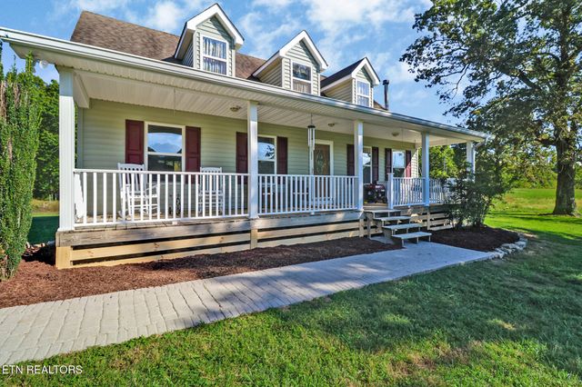 993 Model Farm Rd, Jamestown, TN 38556