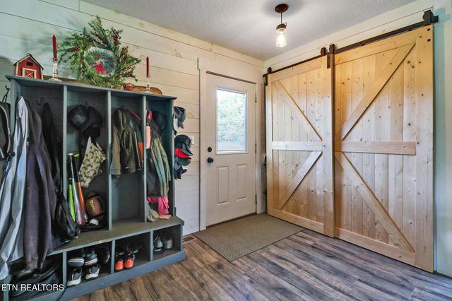 993 Model Farm Rd, Jamestown, TN 38556