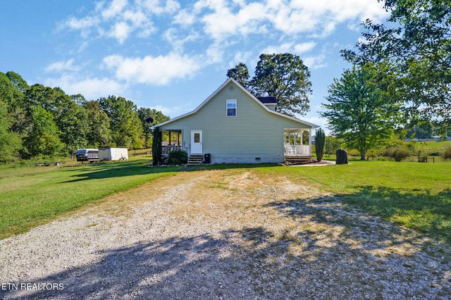 993 Model Farm Rd, Jamestown, TN 38556