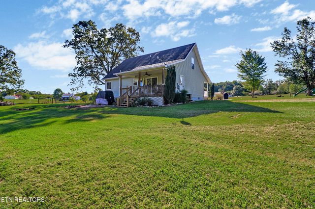 993 Model Farm Rd, Jamestown, TN 38556