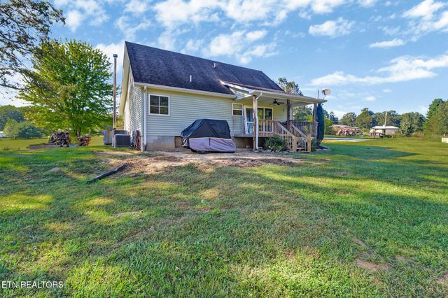 993 Model Farm Rd, Jamestown, TN 38556