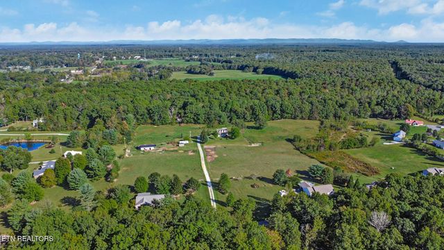 993 Model Farm Rd, Jamestown, TN 38556