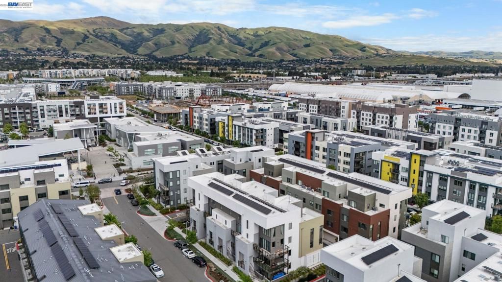 Image 3 of property listing at 45139 Challenge Cmn 1001, Fremont, CA 94538