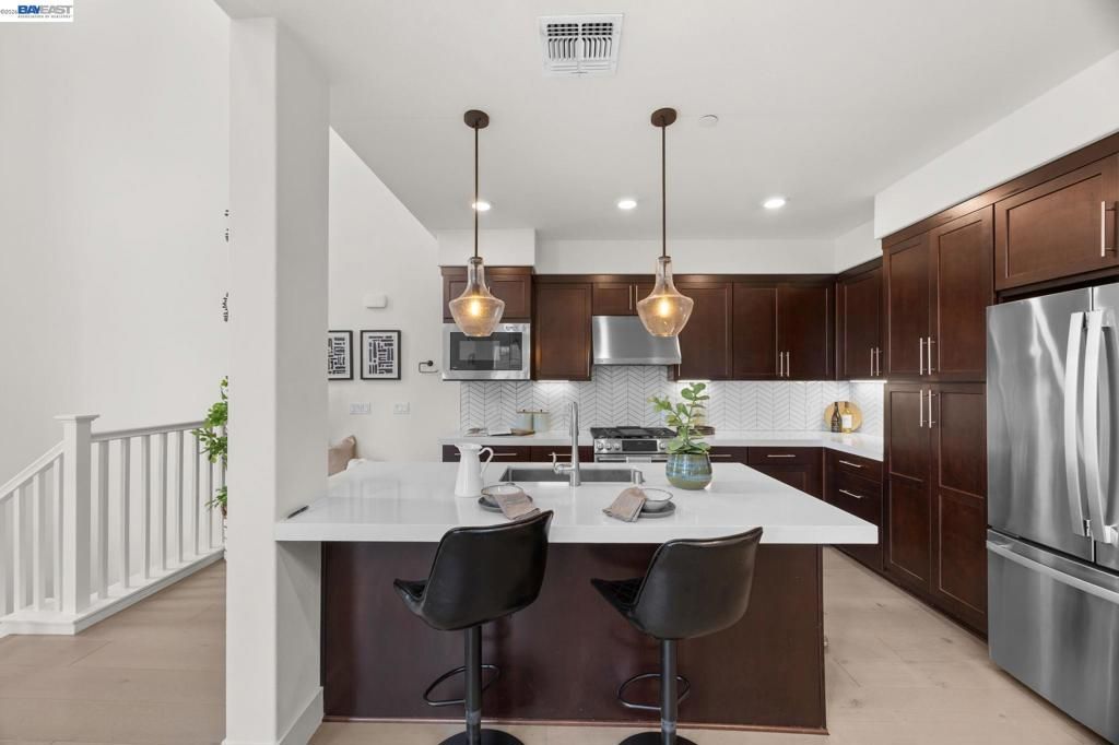 Image 9 of property listing at 45139 Challenge Cmn 1001, Fremont, CA 94538