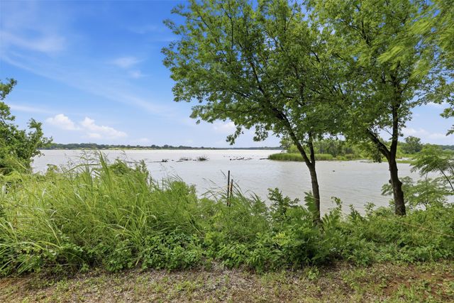 3300 Sunrise Court, Granbury, TX 76048