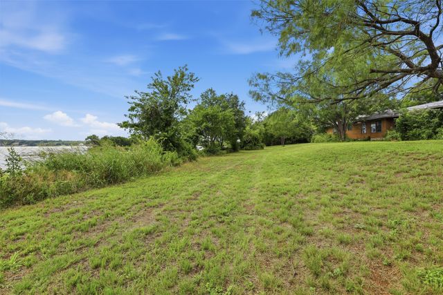 3300 Sunrise Court, Granbury, TX 76048
