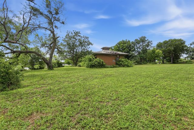 3300 Sunrise Court, Granbury, TX 76048