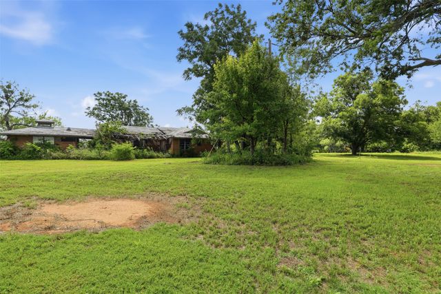 3300 Sunrise Court, Granbury, TX 76048